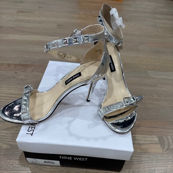 Nine West Shoes - NWT Sexy Nine West Metallic Studded Pumps - Size 8.5